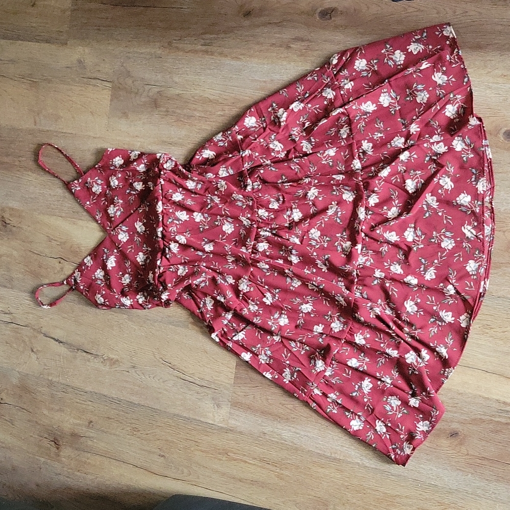 BEAUTIFUL FLORAL DRESS - Picture 4 of 9